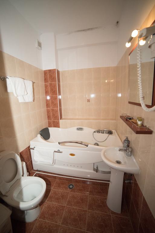 Káto Loutrákion Hotel Galaxias מראה חיצוני תמונה