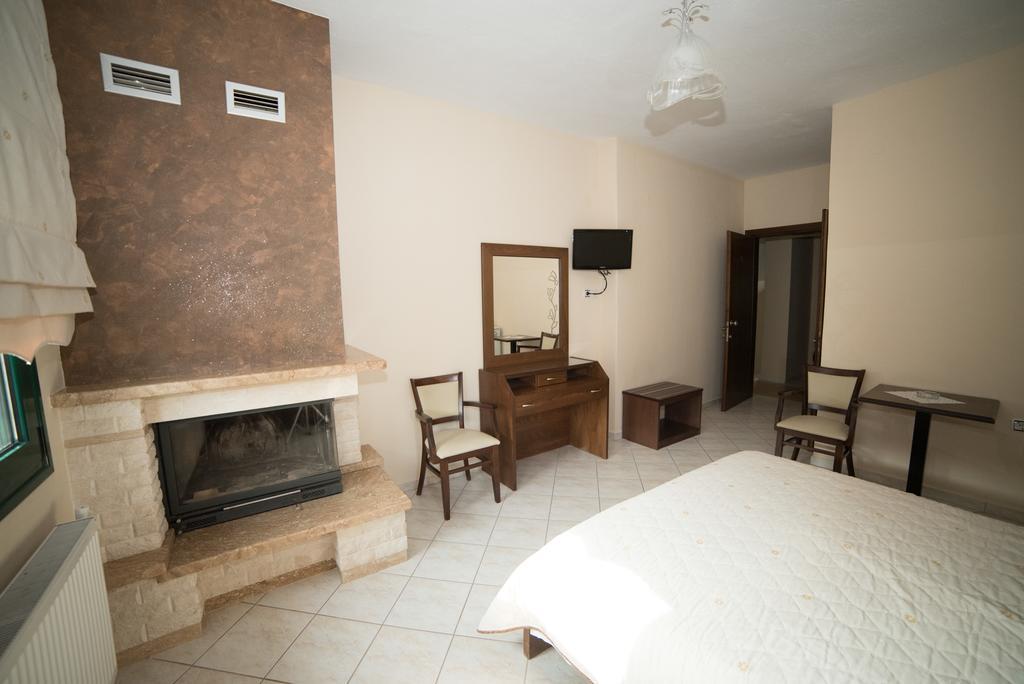 Káto Loutrákion Hotel Galaxias מראה חיצוני תמונה